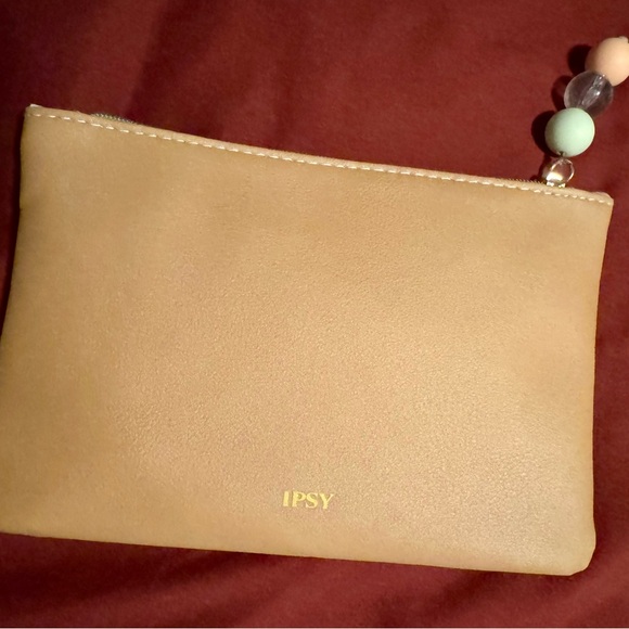 Vintage Earrings set of 17 with pouch - Picture 6 of 7